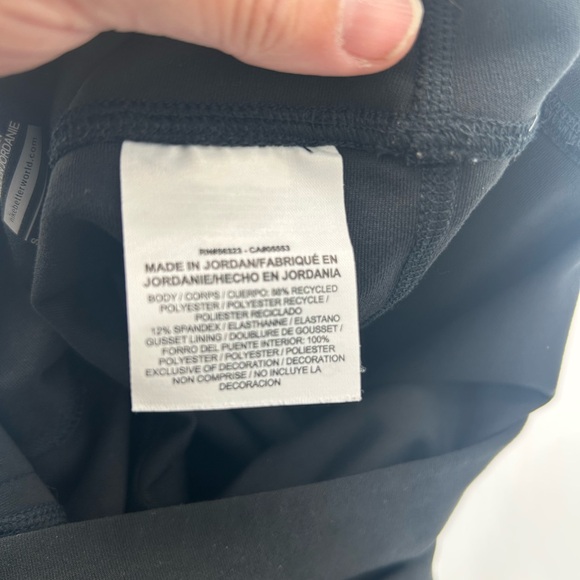 Nike women’s small classic cropped leggings black - Picture 6 of 6